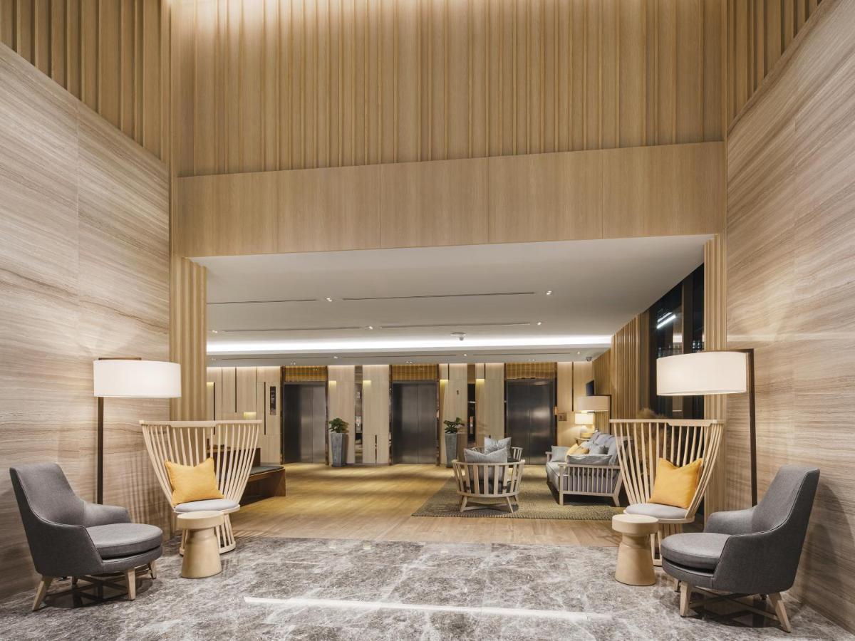 Oakwood Suites Bangkok Ngoại thất bức ảnh The lobby of the hotel