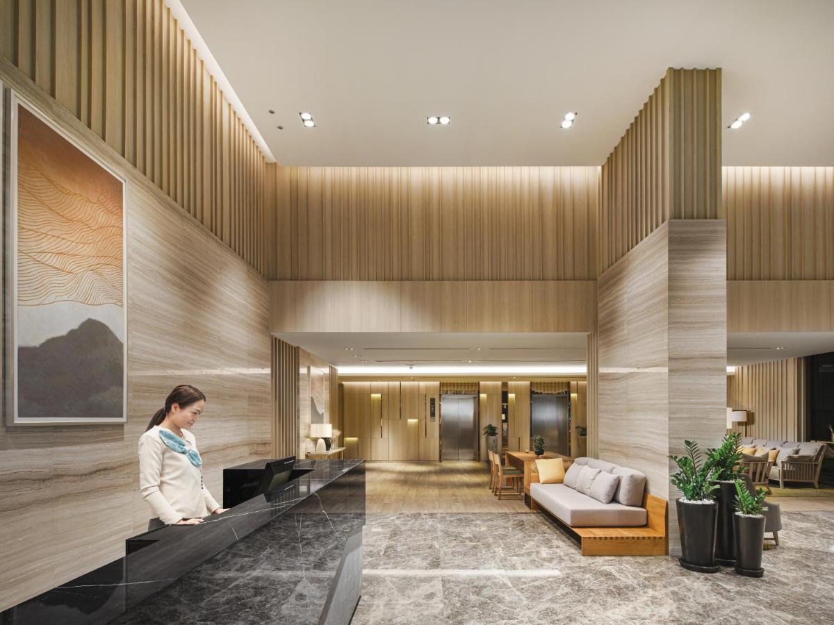Oakwood Suites Bangkok Ngoại thất bức ảnh The lobby of the hotel